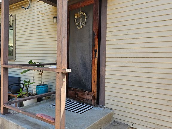 2nd image of 4171 Illinois St