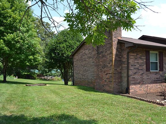 5th image of 3122 Fairoaks Dr