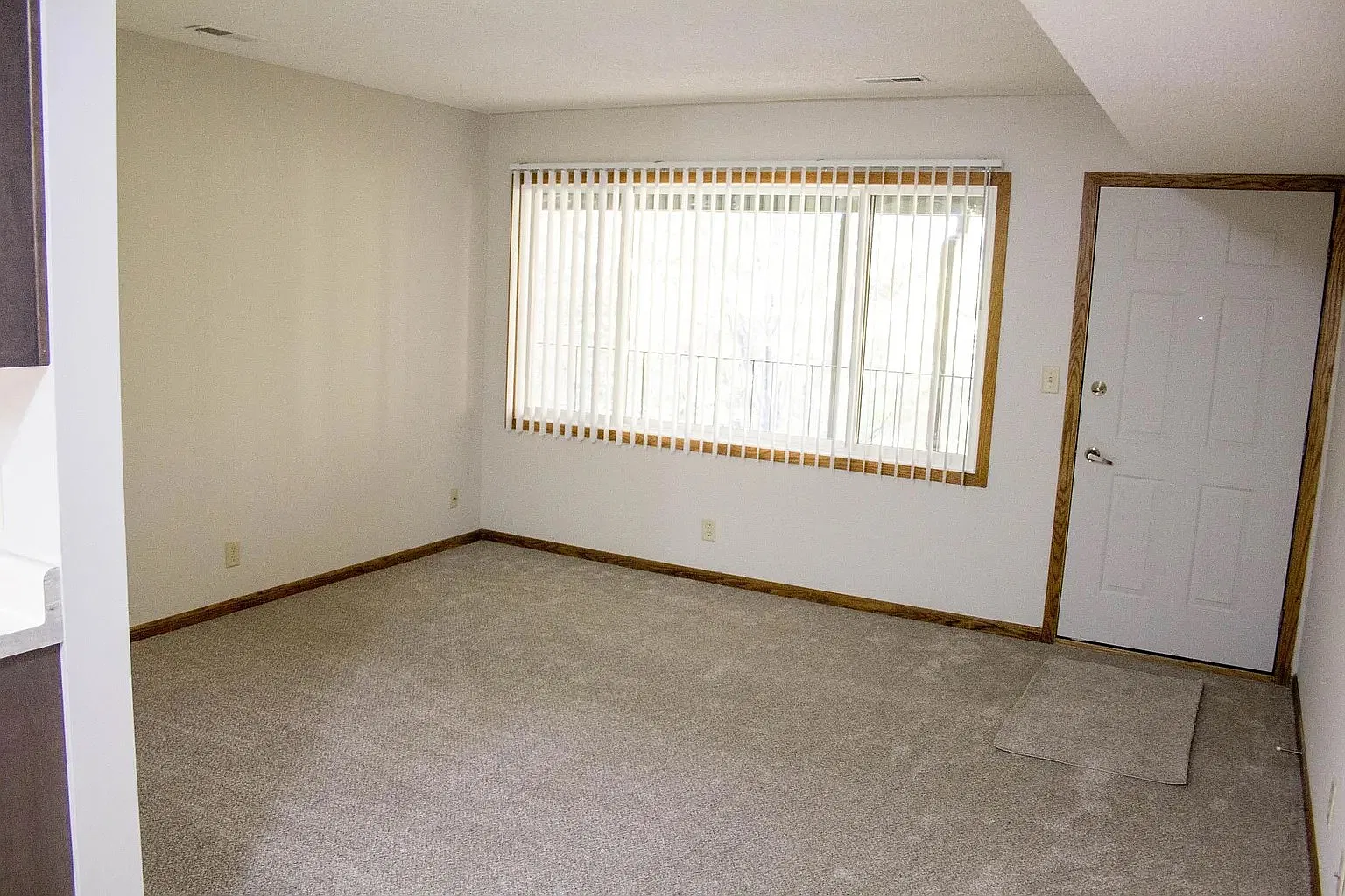 1 bed, 670 sqft, $820 — Photo 4