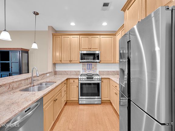 4th image of 724 Amy Court