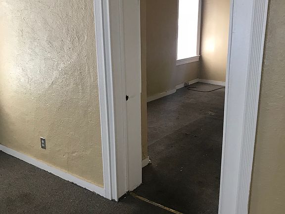 4th image of 3551 California Ave