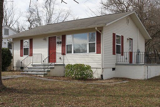 1st image of 2747 Jefferson Ave