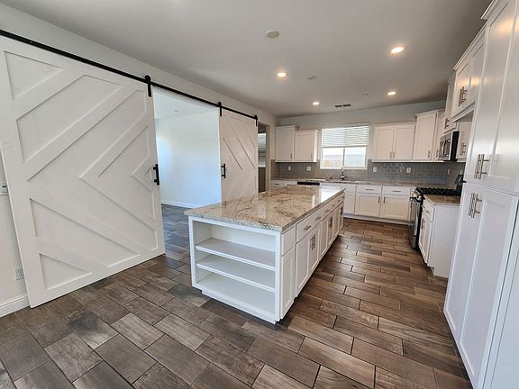 4th image of 1341 Orchid Ct