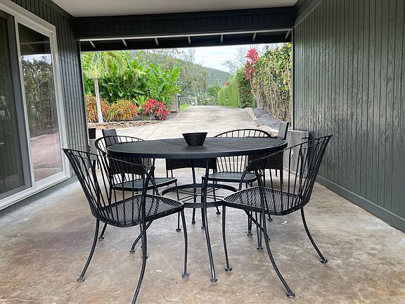 Covered lanai; outside dining area