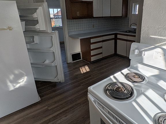 4th image of 1318 N Duluth Ave