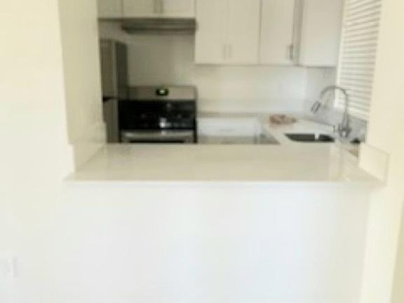 4th image of 1735 Peyton Ave #2504