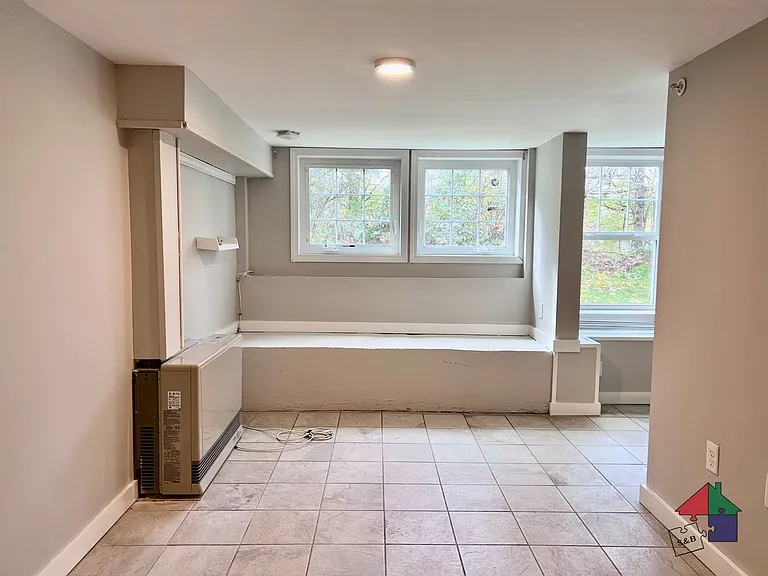 110 Northfield St — Photo 5