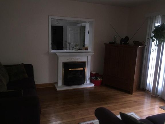 3rd image of 5022 Saunders Rd