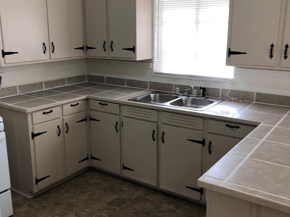 2nd image of 531 Woodward Ave
