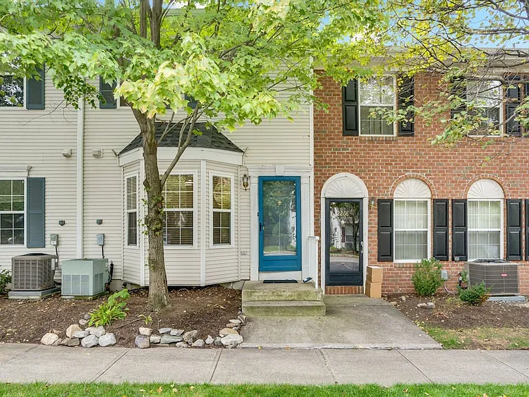 2269 Nash Ct — Photo 2