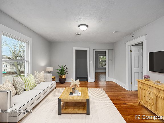4th image of 1037 Sibley St NW