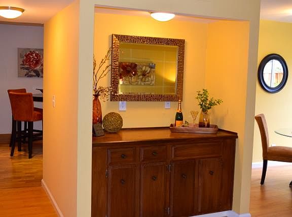 5th image of 219 Elm Wood Ct