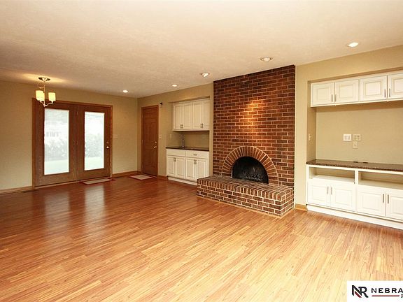 3rd image of 6601 Everett St