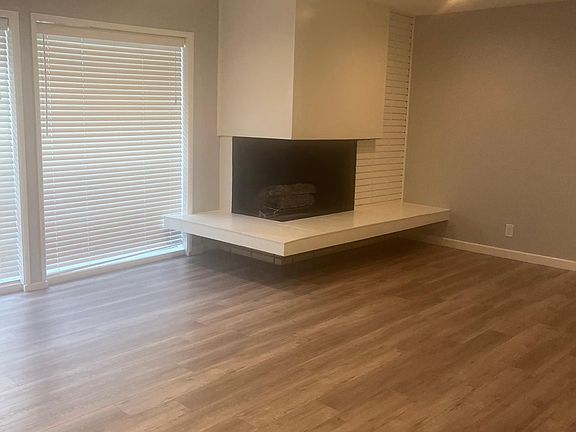 4th image of 11669 Chenault St #9