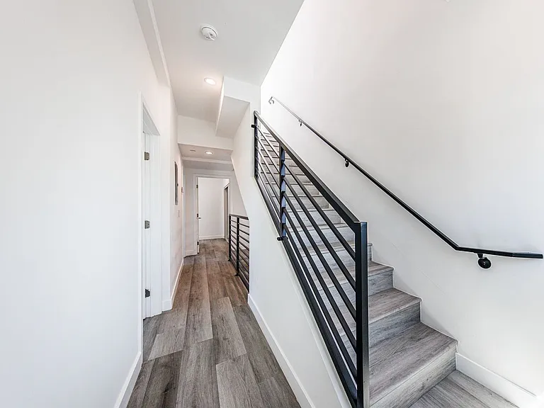3015 Alsace Ave — Photo 89