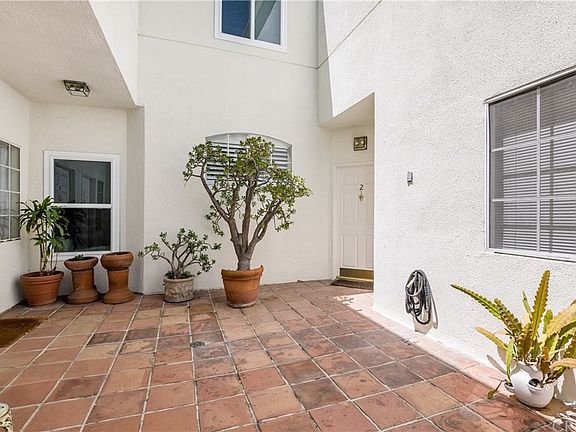 3rd image of 750 N Alfred St APT 2