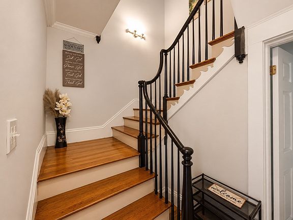 4th image of 337 Union St