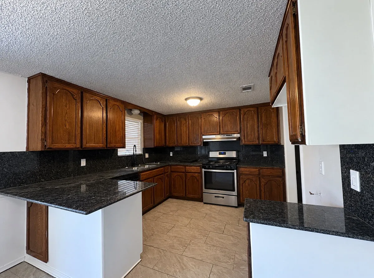 3 bed, 2.0 bath, 1218 sqft, $1,495 — Photo 4