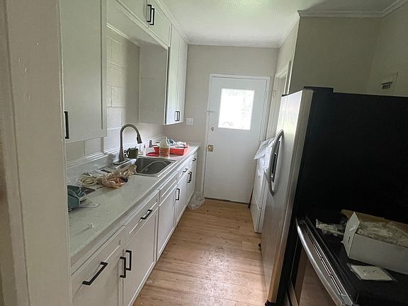 2nd image of 1031 Coit Street & 601 Crescent St #1