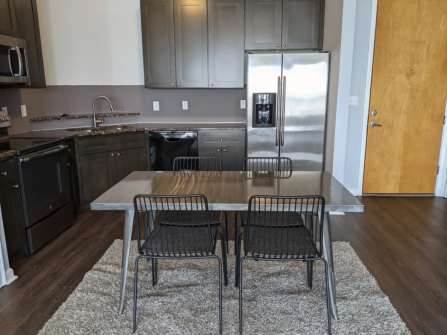 2 bed, 1031 sqft, $2,199 — Photo 4
