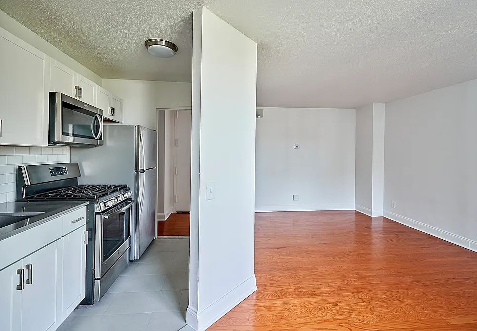 1st image of 1952 1st Ave APT 4D