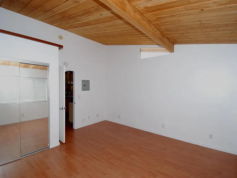 5931 Howell Dr #8 — Photo 9