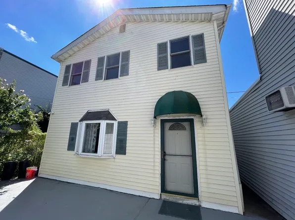 515 44th Street image 1 of 15