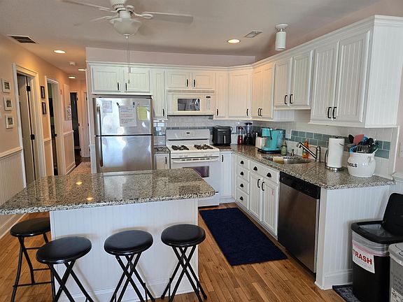 3rd image of 315 E Youngs Ave #201