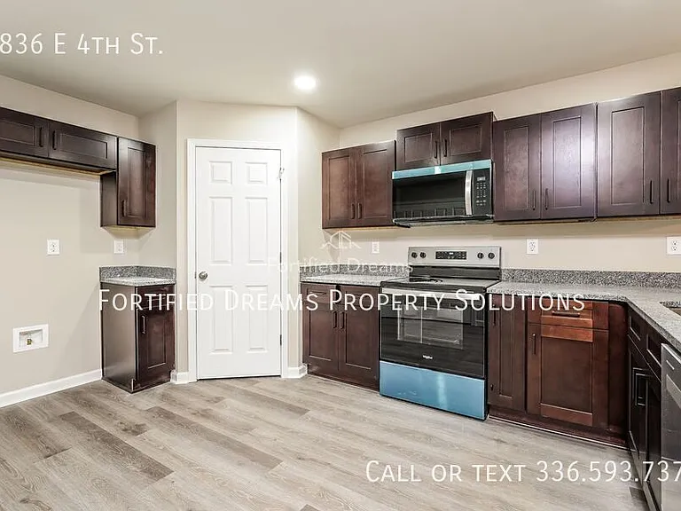 1836 E 4th St — Photo 4