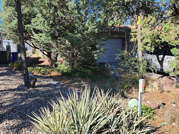 3rd image of 1660 White Oak Cir