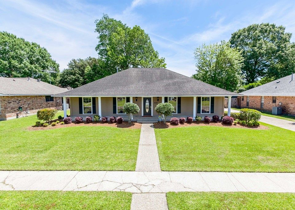 1st image of 2103 Aspenwood Dr