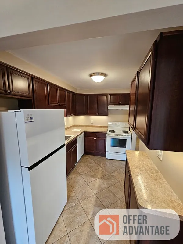 2 bed, 1.0 bath, 900 sqft, $1,400 — Photo 2