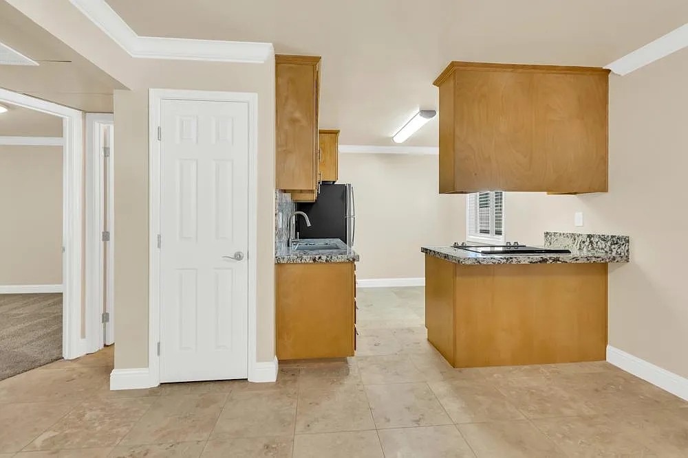 2 bed, 665 sqft, $1,675 — Photo 3