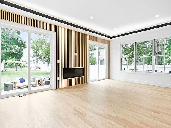 5th image of 323 Nevada St #2