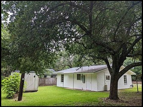3rd image of 206 S Kaysee Ave