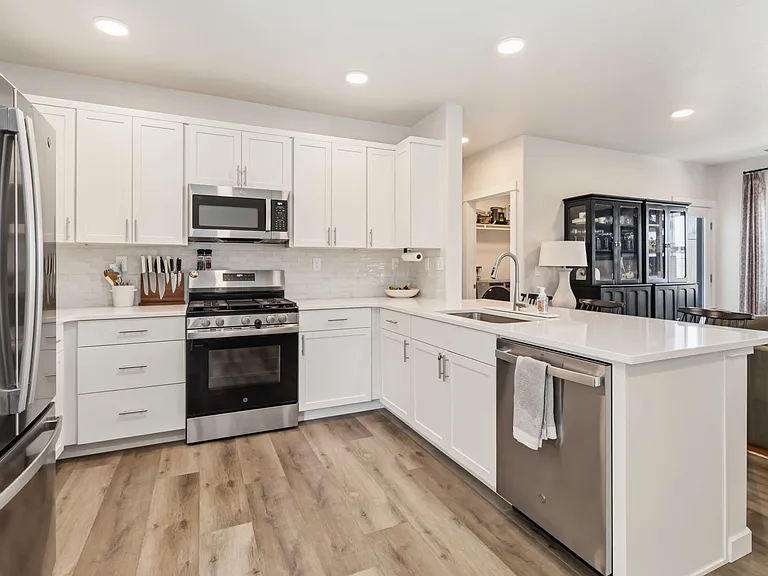 1175 N Belgian Way — Photo 3