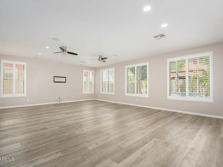 16060 W Mercer Ln — Photo 6
