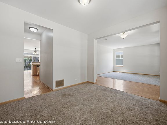4th image of 305 Kensington Dr