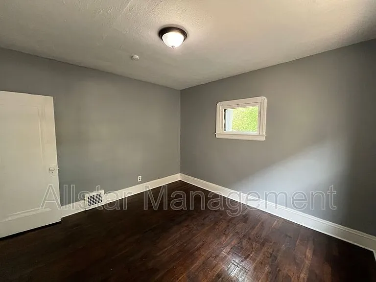 3257 E 139th St #DOWN — Photo 17
