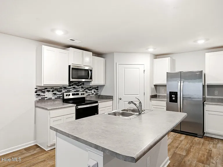 1636 Bellamy Place Dr — Photo 3