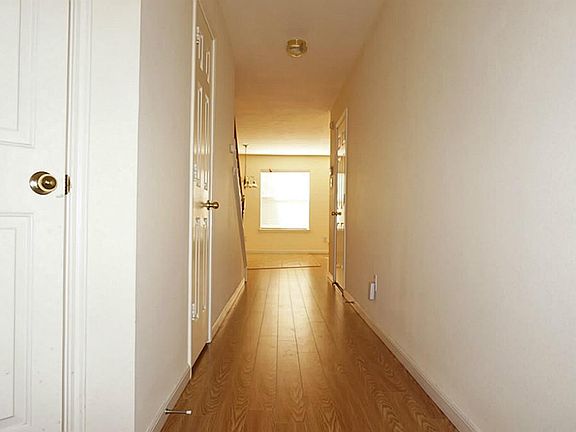 3rd image of 5403 Imperial Grove Dr