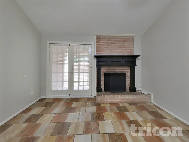 4422 Monteith Dr — Photo 2
