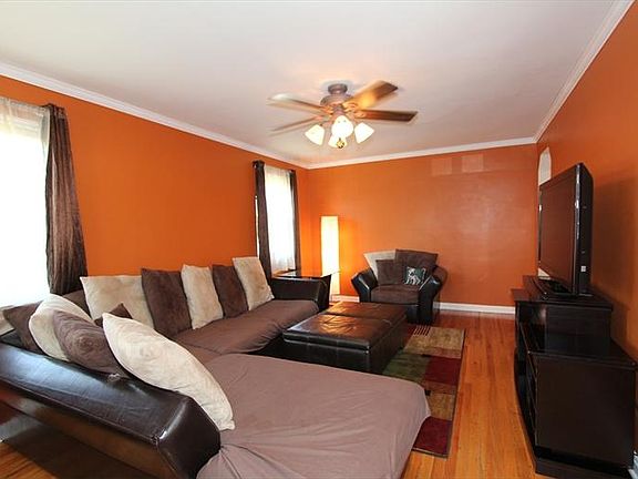 3rd image of 4059 Washington Ave