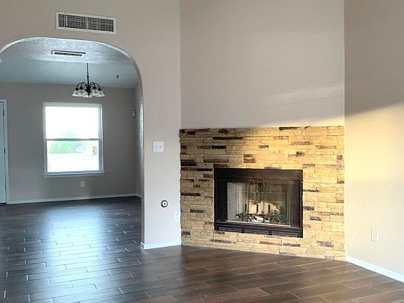 3rd image of 8324 Mercury St