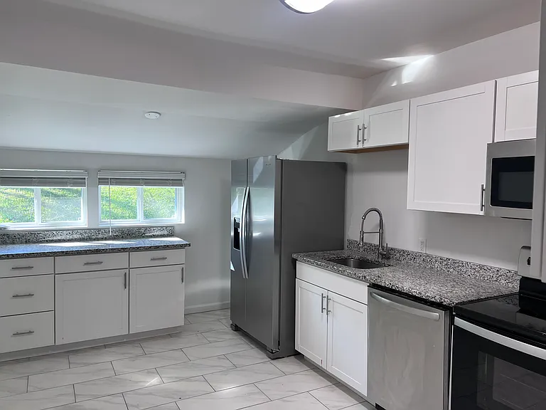 673 N Main St — Photo 10
