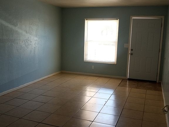 5th image of 1930 S Palmetto Ave #4