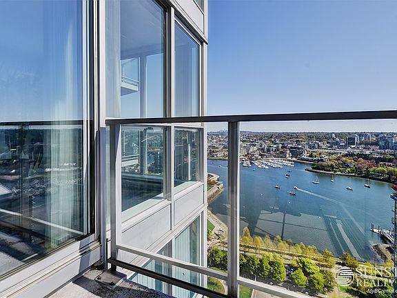 3rd image of 1408 Strathmore Mews #3802