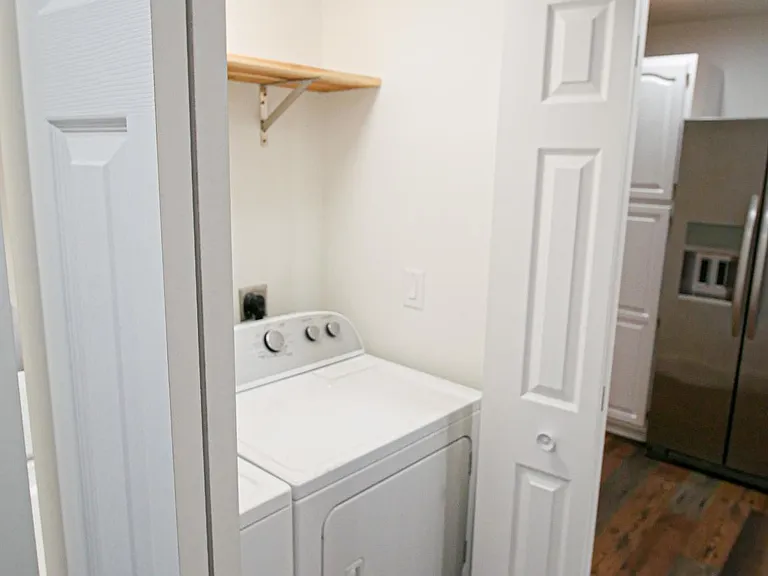 1803 Fairwood Ave — Photo 4