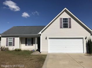 592 Copper Creek Dr, Raeford, NC 28376