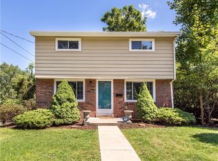6821 Tunnelview Dr, Pittsburgh, PA
